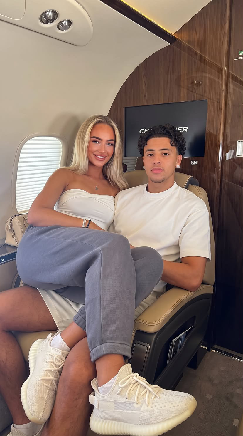 Private Jet Couple AI prompt pack cover